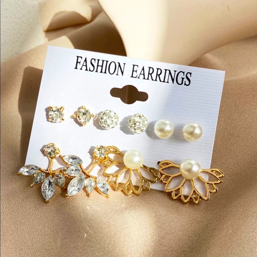 Acrylic pearls earrings